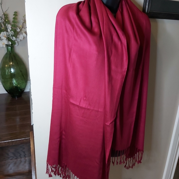 Rose Club Fashion Scarf - Picture 6 of 10